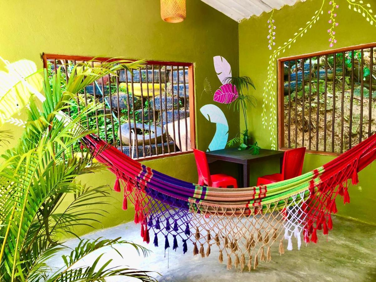 Sierra Kay Hostel Guachaca Exteriör bild